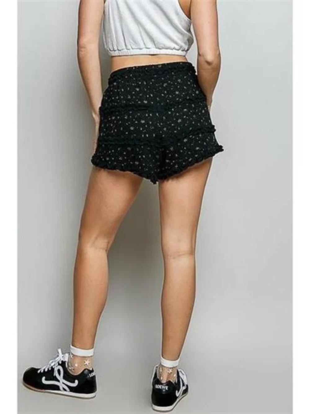 POL Ruffled Floral Shorts - Picture 2 of 6